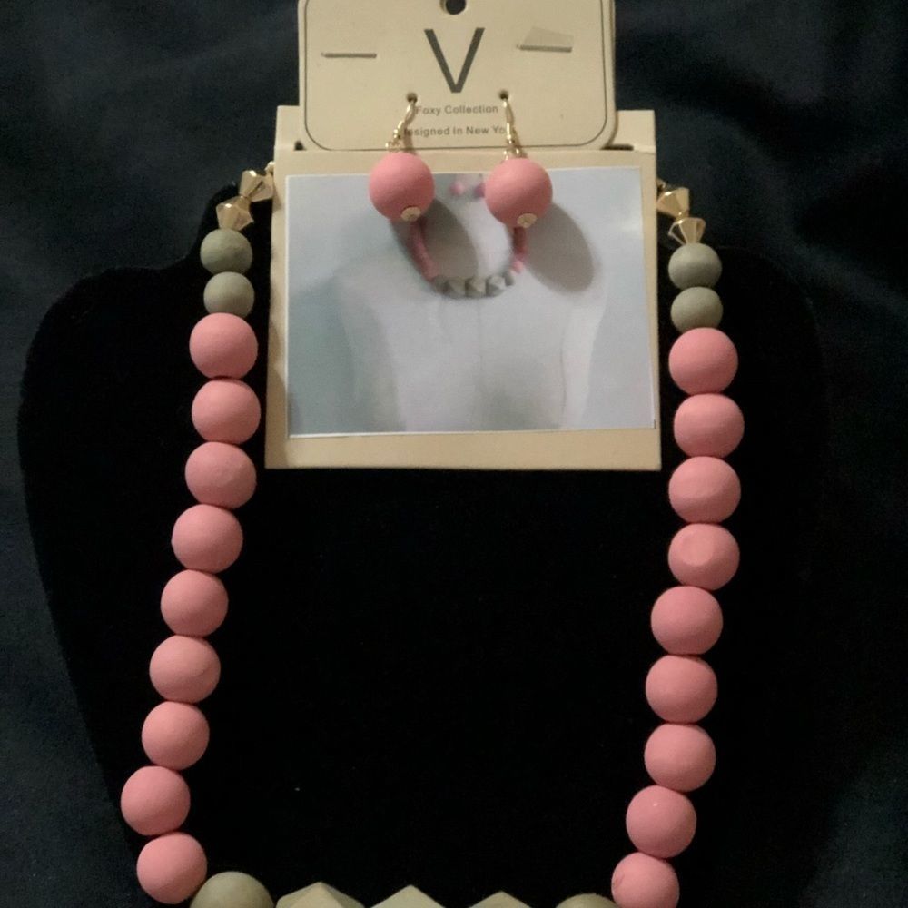 Ultra Bead statement necklace & earring set - Picture 2 of 4